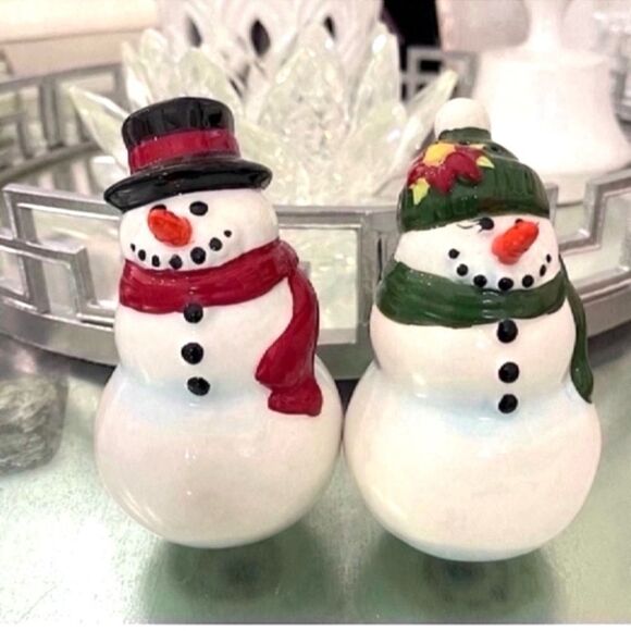 Mr and Mrs Snowmen vintage Salt & Pepper Shakers